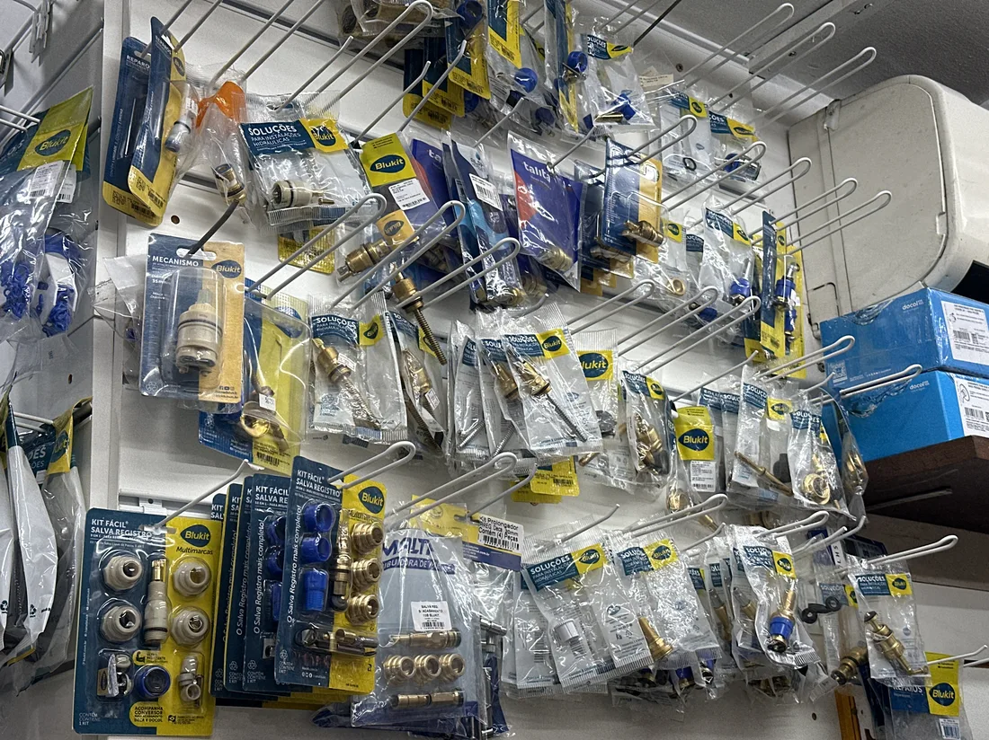 Reparos e mecanismos organizados por modelo na loja Camafer